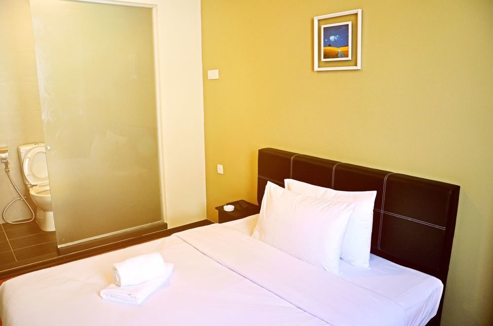Gem Hotel Nusajaya  Ngoại thất bức ảnh