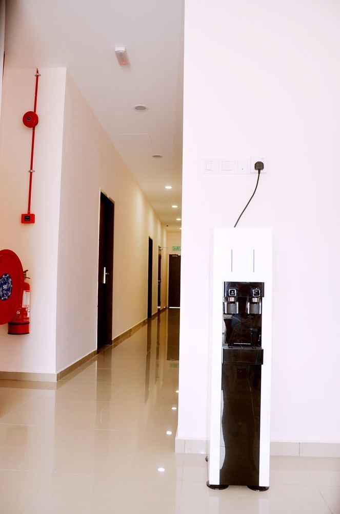 Gem Hotel Nusajaya  Ngoại thất bức ảnh