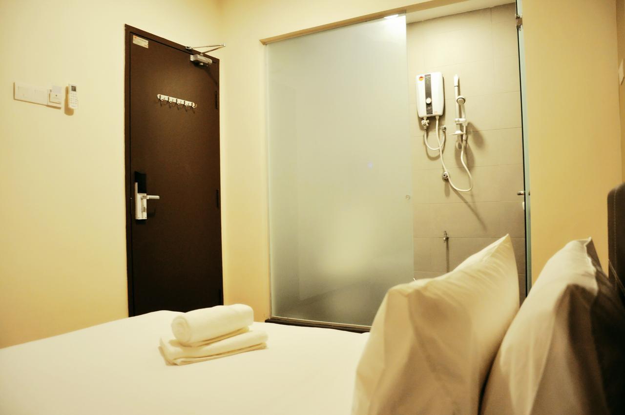 Gem Hotel Nusajaya  Ngoại thất bức ảnh
