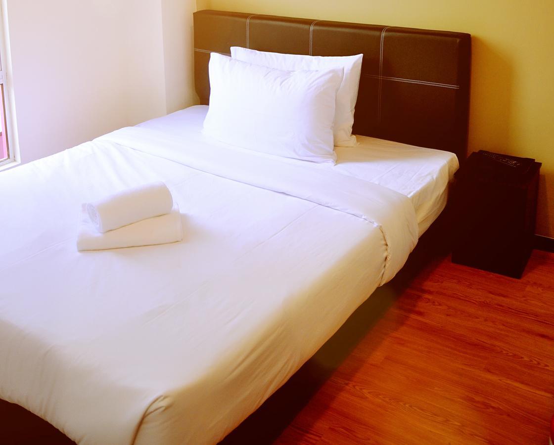 Gem Hotel Nusajaya  Ngoại thất bức ảnh